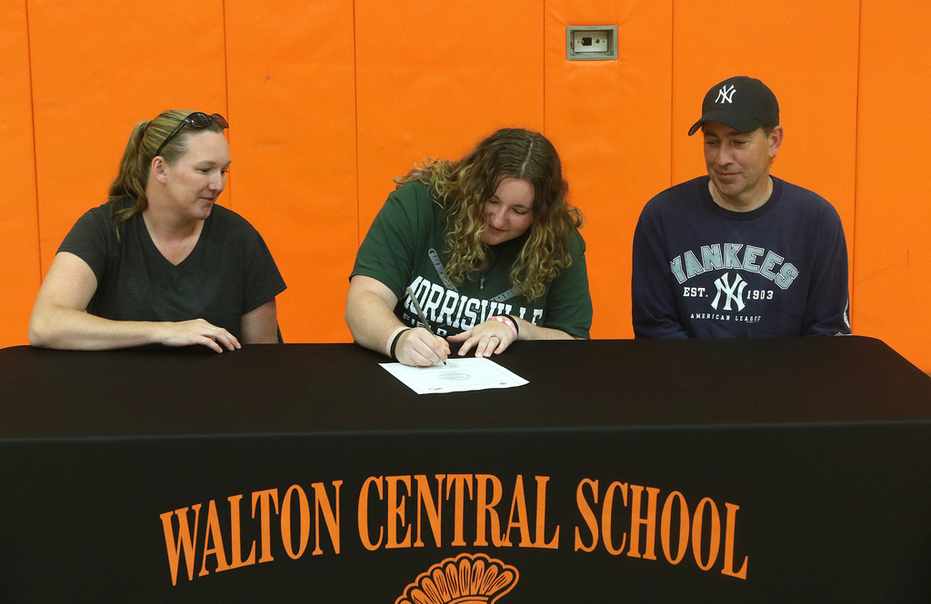 Chyler Barnes letter of intent signing